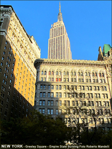 New_York_Greeley_Square_Empire_State_Building_Foto_Roberto_Mandelli