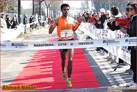 Treviglio_Maratonina_2012_arrivo_Ahmed_Nasef