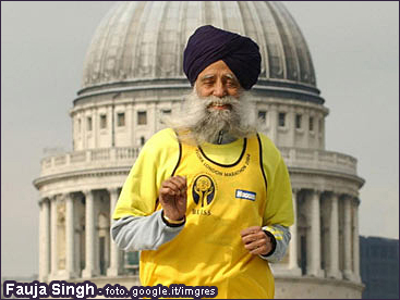 Fauja_Singh_Record_Mondiale_Over_100_in_Maratona_2011